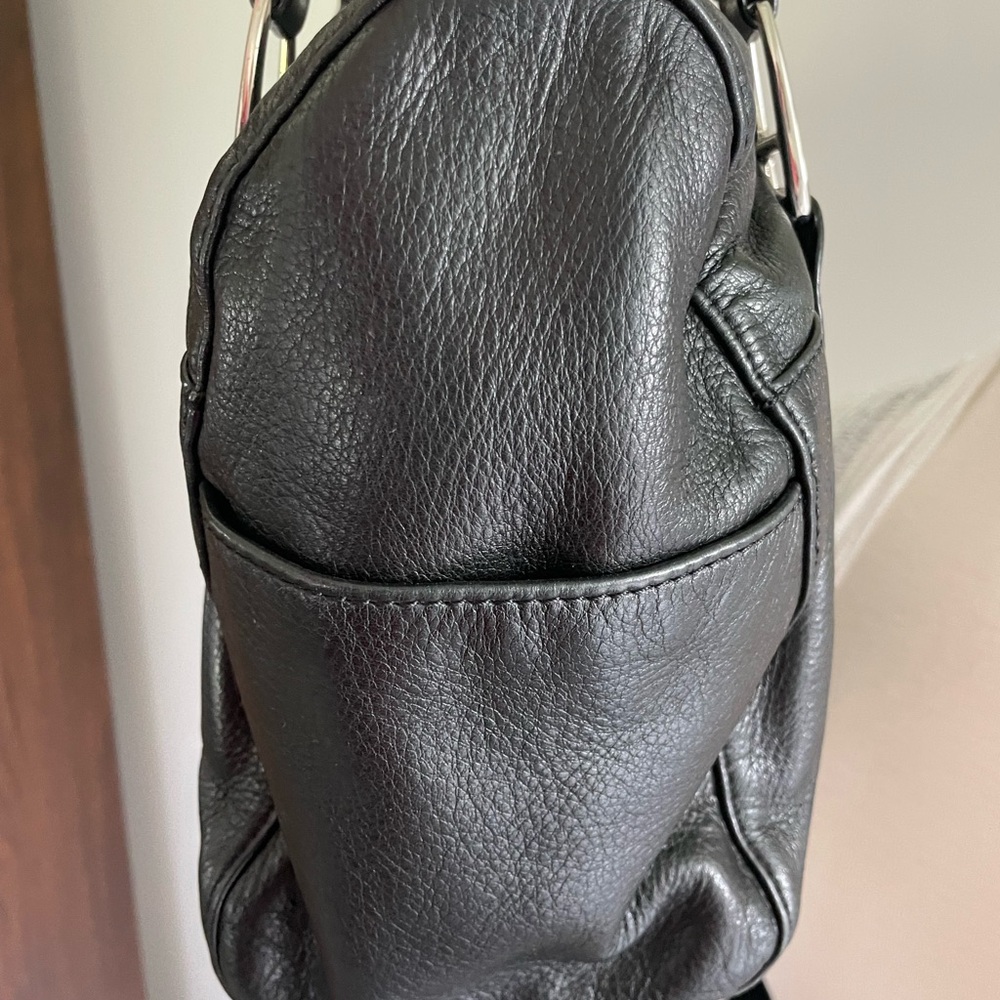 Gorgeous buttery soft black leather satchel - Like New Condition - Picture 5 of 9